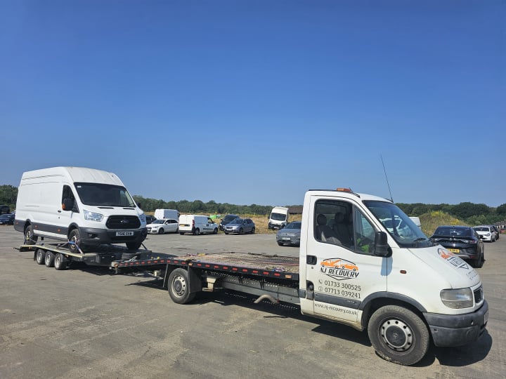 car brakdown recovery peterborough van transportation van recovery london breakdown cover jump start battery service emergency collector