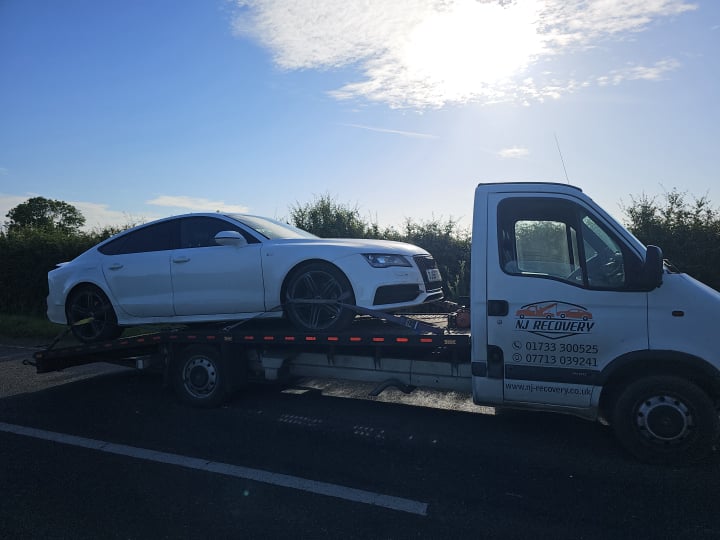 car brakdown recovery peterborough van transportation van recovery london breakdown cover jump start battery service emergency collector