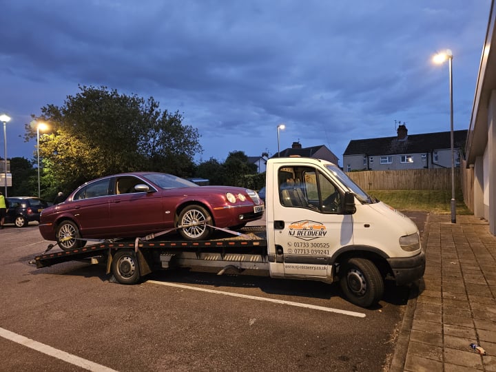 car brakdown recovery peterborough van transportation van recovery london breakdown cover jump start battery service emergency collector