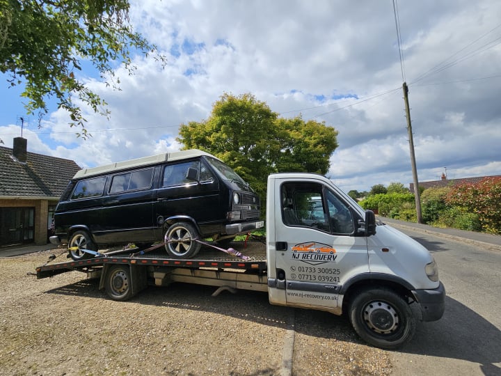 car brakdown recovery peterborough van transportation van recovery london breakdown cover jump start battery service emergency collector