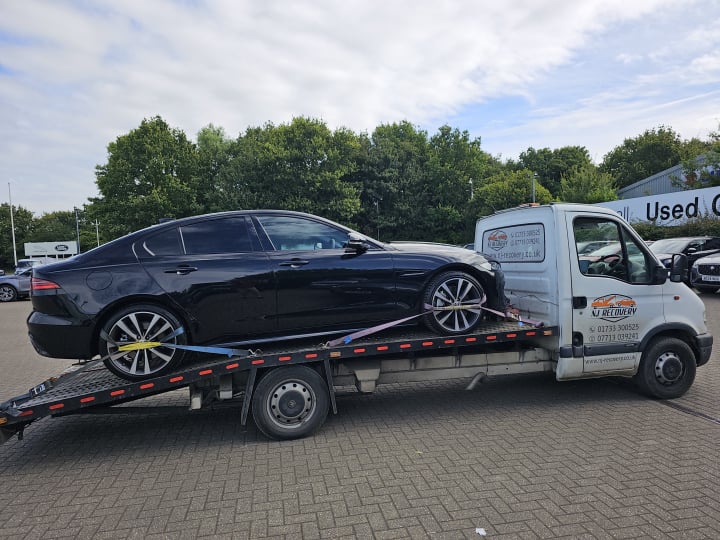 car brakdown recovery peterborough van transportation van recovery london breakdown cover jump start battery service emergency collector